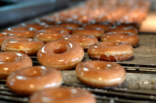 iwannajamitwithyou:  Hot Krispy Kreme Doughnuts  