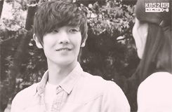  ♔ things i like about my bias ▶ his smile  