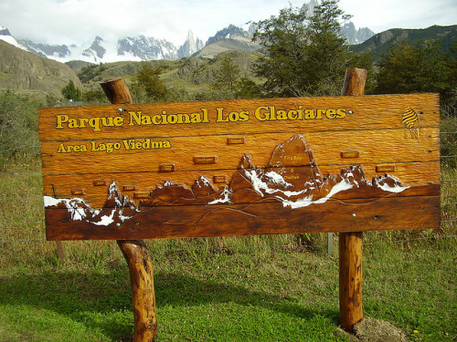 Entrance to Parque Nacional Los Glaciares, Patagonia, Argentina (by rùben).