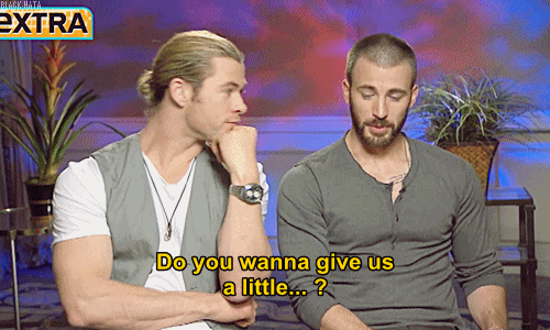 black-nata:     shy!hemsworth and sassy!evans  Que poses são essas, meninos?? o.O kkkkkkkkkkkkkkkkkkkkkkkkkkk