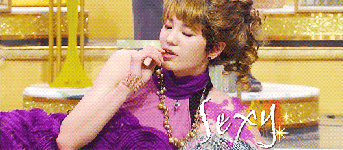 qzizi-deactivated20140801:  Tiffany: I think he’s prettier than I am. 