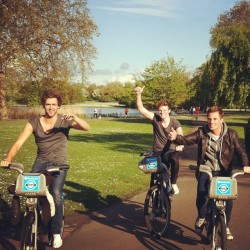 lawsonofficial:  Making the most of a sunny