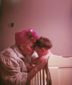 Heckyeahlucilleballilovelucy:  Lucille Ball And Daughter Lucie At Their Home, 1952