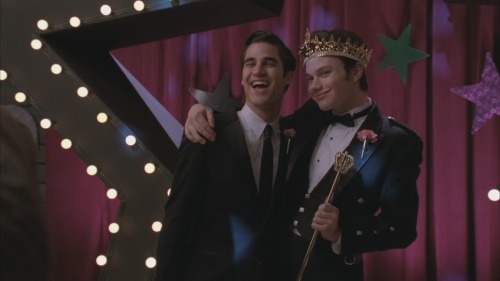 cuddlesandsleepykittens:Klaine Prom