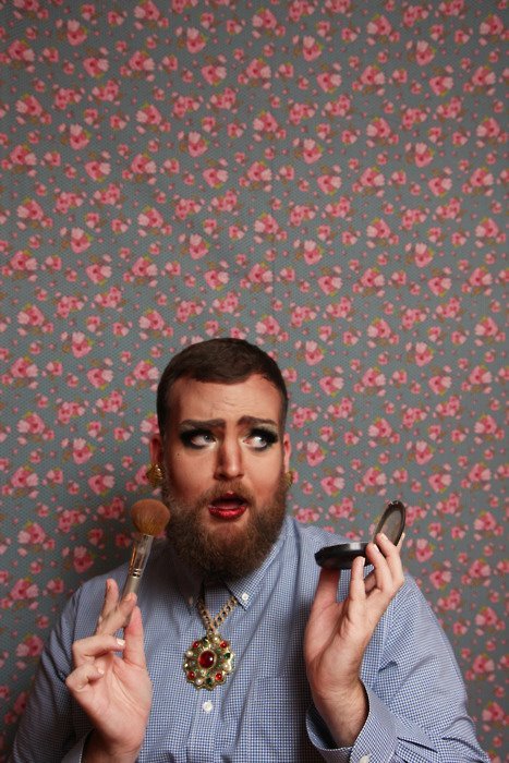 kitschy living: trying to match the wall paper