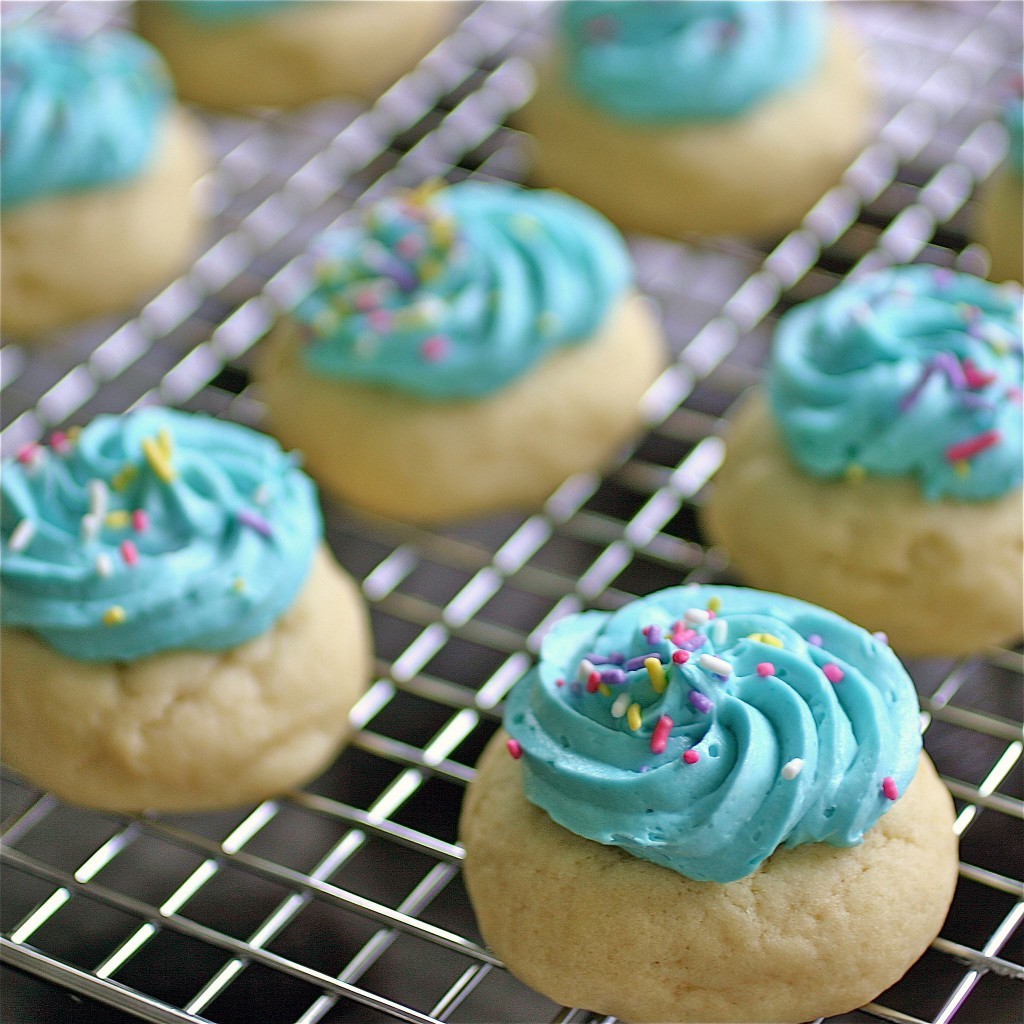 gastrogirl:  frosted sugar cookies. 
