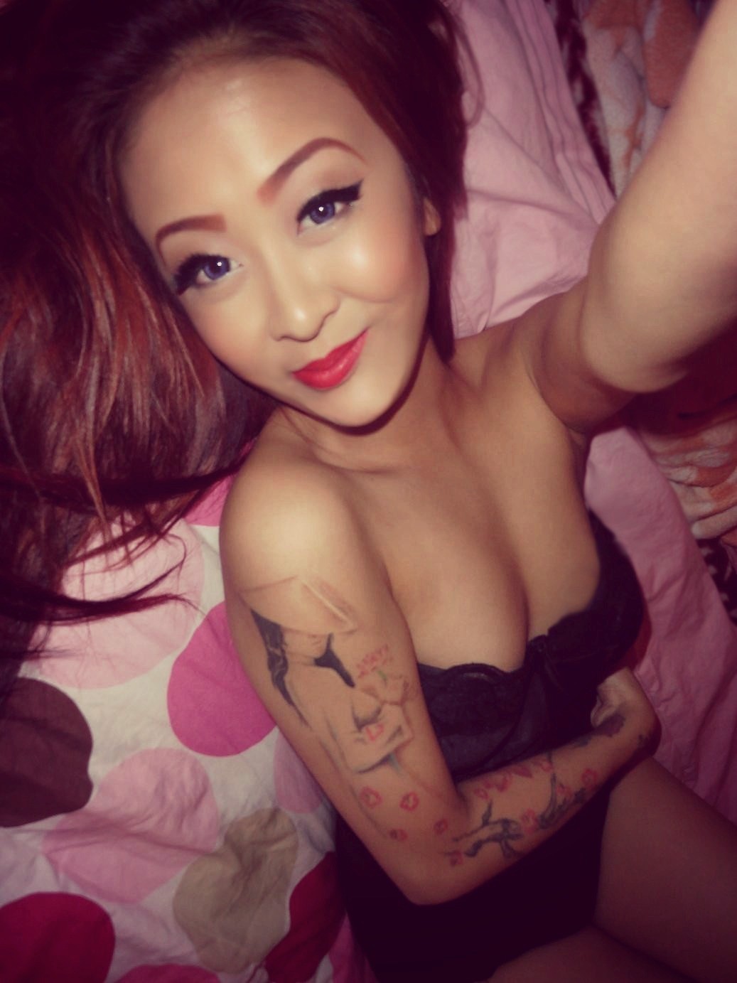 fuckyeahhsexyasians:  http://viviannanaleia.tumblr.com/