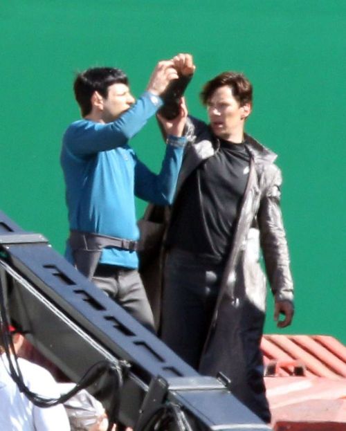 tulililli:the-cucumberpatch:It kind of looks like the two of them are trying to dance and Zachary’s 