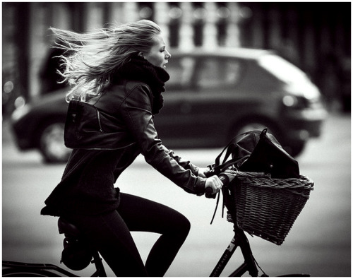 BI-CHIC-LE : Voir stumbled upon a sincerely cool blog ‘Cycle Chic’ and picked out our fa