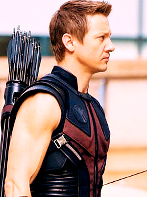 agradezco al universo que le cambiaron el traje a Hawkeye e_e
