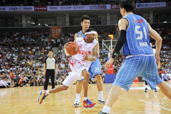  allen iverson in china rocking the question 3&rsquo;s