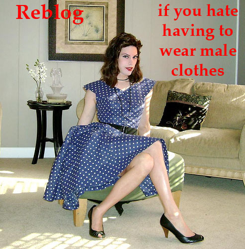 sissydonna:meganis2015:heather-pet:If I looked as good as her, I’d ask Mistress to give every last o