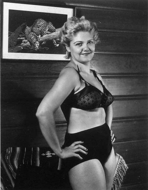 Jennie Lee    aka. “The Bazoom Girl”.. porn pictures