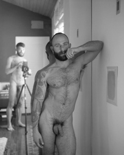 nakedpicturesofyourdad:  Parker Tilghman, Self Portrait With Johnny Gunn (2011) via Catch Fire  Damn hot man!