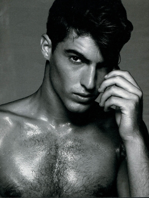 grabyourankles:  Antonio Navas 