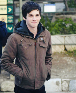  5/100 photos of Logan Lerman 