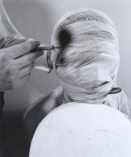 lasmokecachelamerde:  Rudolf Schwarzkogler 