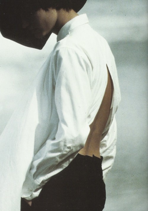 ankosv:yohji yamamoto spring summer 1985 by eddy kohll