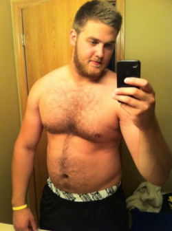 kyunomahou:  chubbyhairystockyguys:  Nice