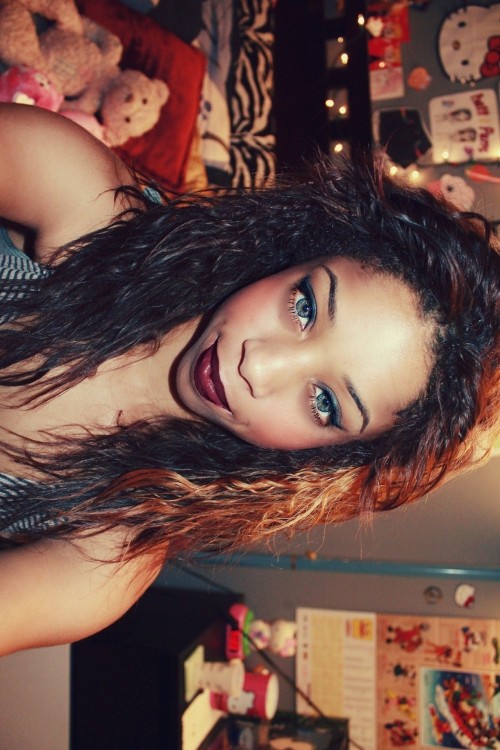 ultimatebeauties:  http://lesweetpea.tumblr.com