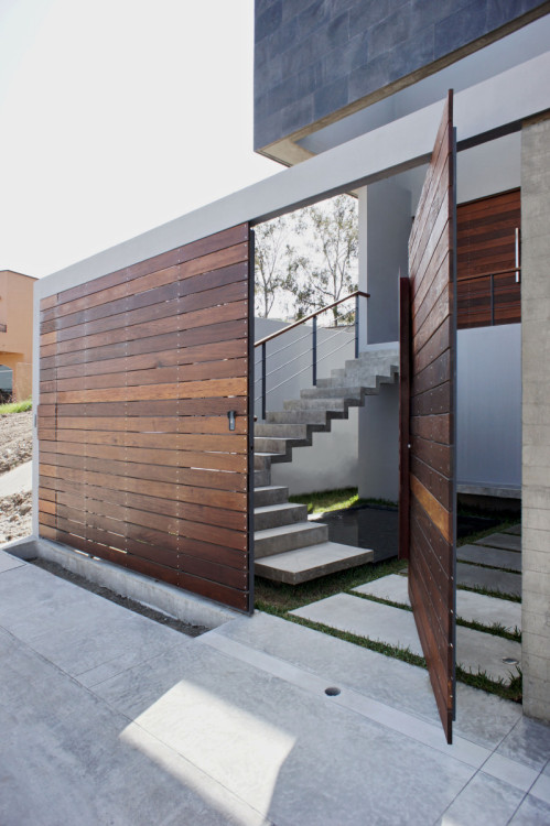 aleua:  want this housee