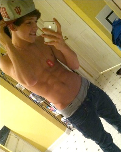 hotboysinjeans.tumblr.com/post/23641147327/