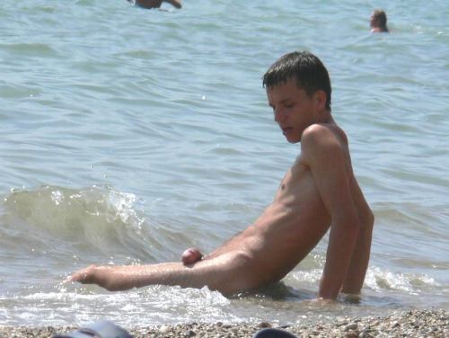 bonermakers:  Is this a merman just come from the sea??