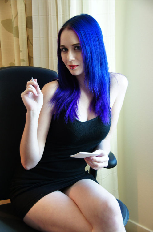 thegirlsofmydreams:  Candid Action 3 by *MordsithCara