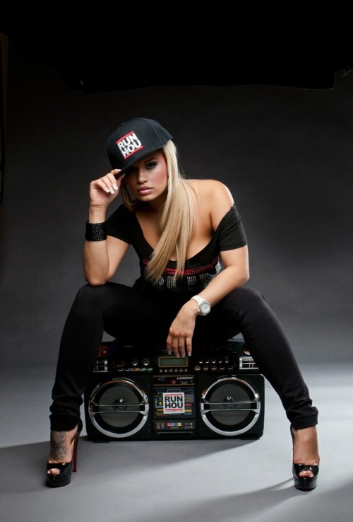 She Make You Say +_Oh!