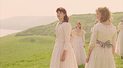 daenery:He had been forgetting himself, he had to join his companions. As he fell out of the dance h