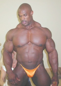 lovehugemuscles:  Ronnie Coleman. 