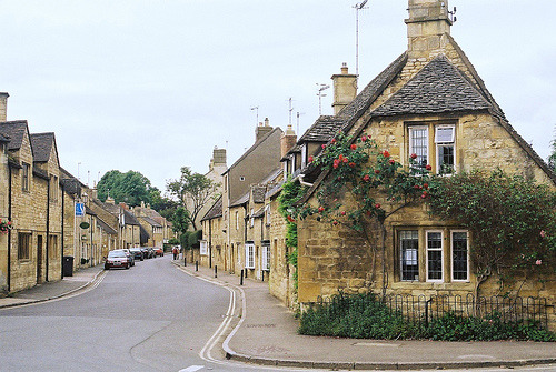 pretty houses in chipping campden (by ghosting-)