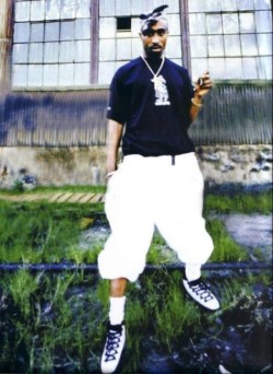 sckrewedup:  Pac rockin them 9’s! 