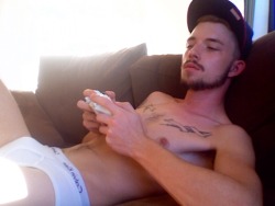 nakedjake:  Fuckin yummy!!! sawdustdiamonds:  gay-ming  