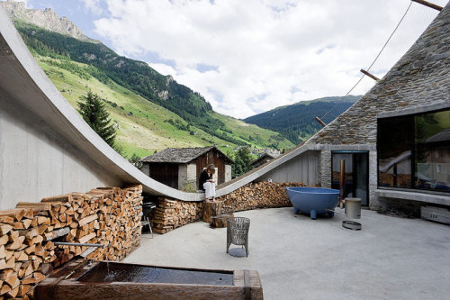 setbabiesonfire:  you-dont-compare:  myedol:  Villa Vals by Christian Muller Architects and SeARCH  Holy fuck i will live here  The dream. 