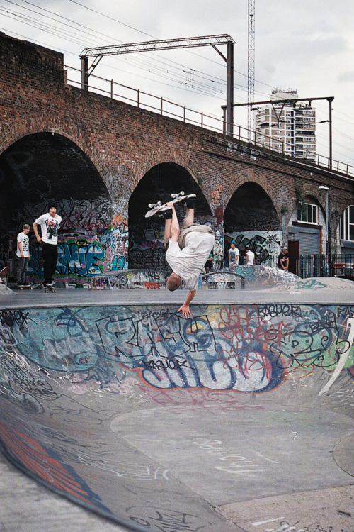 0bscuresky:  skate/urban blog   