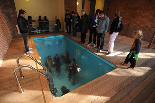 ruineshumaines:Swimming Pool, an amazing and visually confounding installation by Leandro Erlich.