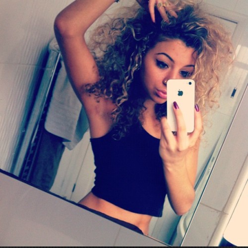 therealbaddies-blog: @alexamamas 