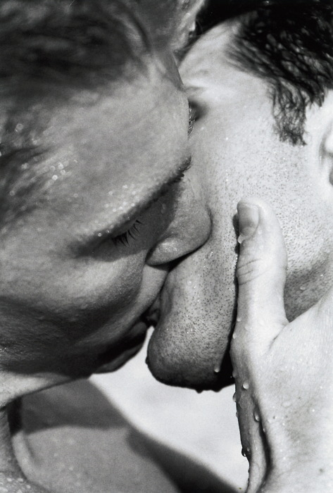 livinglifewithderek:  Seal It With A Kiss 