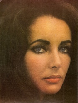 suicideblonde:  Elizabeth Taylor 