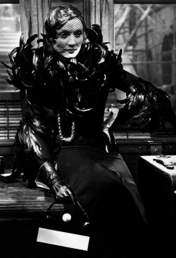 66lanvin:  royaume:  Marlene Dietrich in