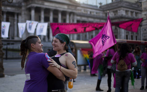 sugaryumyum:
“ Argentina: doing it right. After passing a groundbreaking gender identity law on Wednesday, Argentina, which became the first Latin American country to legalize same-sex marriage, now leads the entire world when it comes to trans...