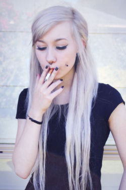 takeasneakpeak:   pastel hair,tattoos piercings,skate,grunge,smoke blog.