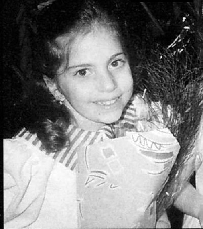 Sabe quem é essa menina da foto? Reblogue, clique na imgagem e descubra.