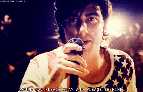 darlingyouweremysweetestdownfall:  YES. OMFG. YES KELLIN. HOLY FUCKING SHIT. COME HURR BB~ 