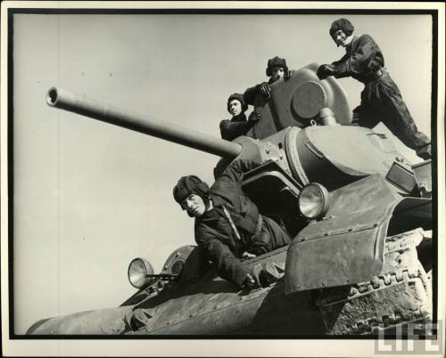 © Margaret Bourke-White 1941 Soviet soldiers, USSR