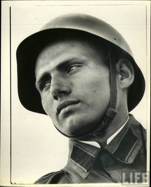 © Margaret Bourke-White 1941 Soviet soldier, USSR