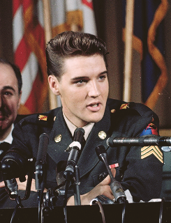 vinceveretts:  March 3, 1960. Elvis holds a press conference in Fort Dix, New Jersey. 