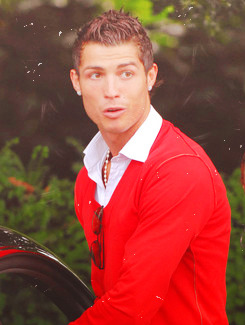 yeezusmob:  25, 26, 27 and 28/100 photos of Cristiano Ronaldo 