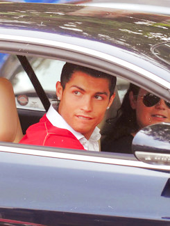 yeezusmob:  25, 26, 27 and 28/100 photos of Cristiano Ronaldo 